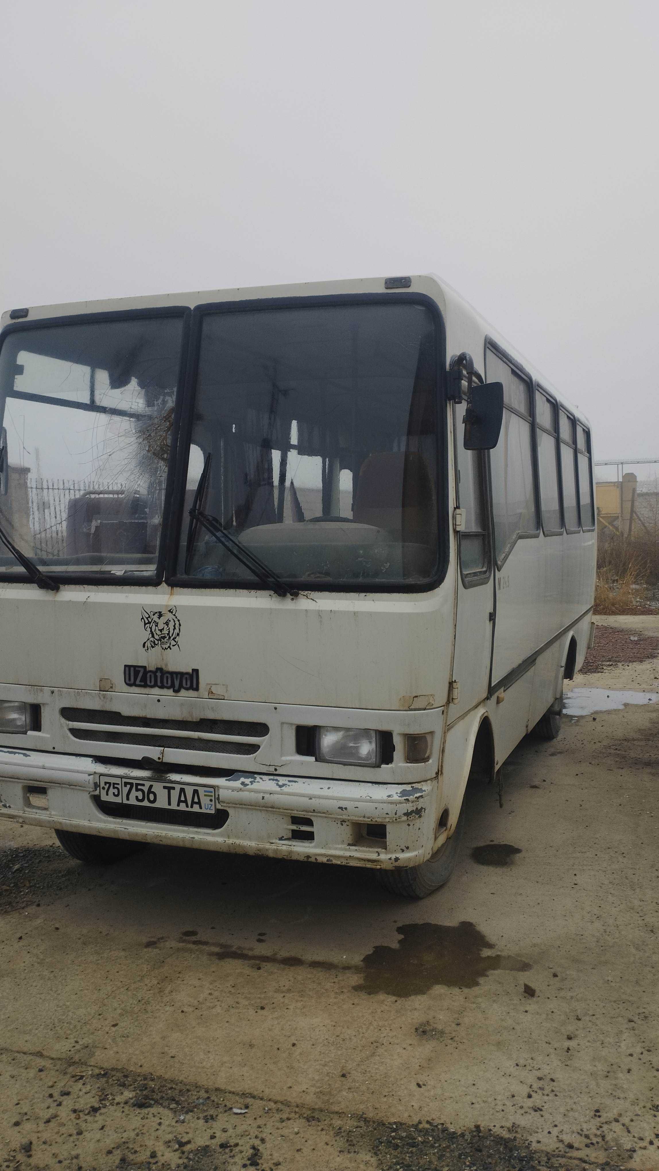 Uzotayul avtobus soz holatda