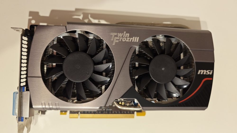 Sistem ASUS P8P67-M + Intel i3 3.33GHz + 12GB RAM +Video GTX660 192bit