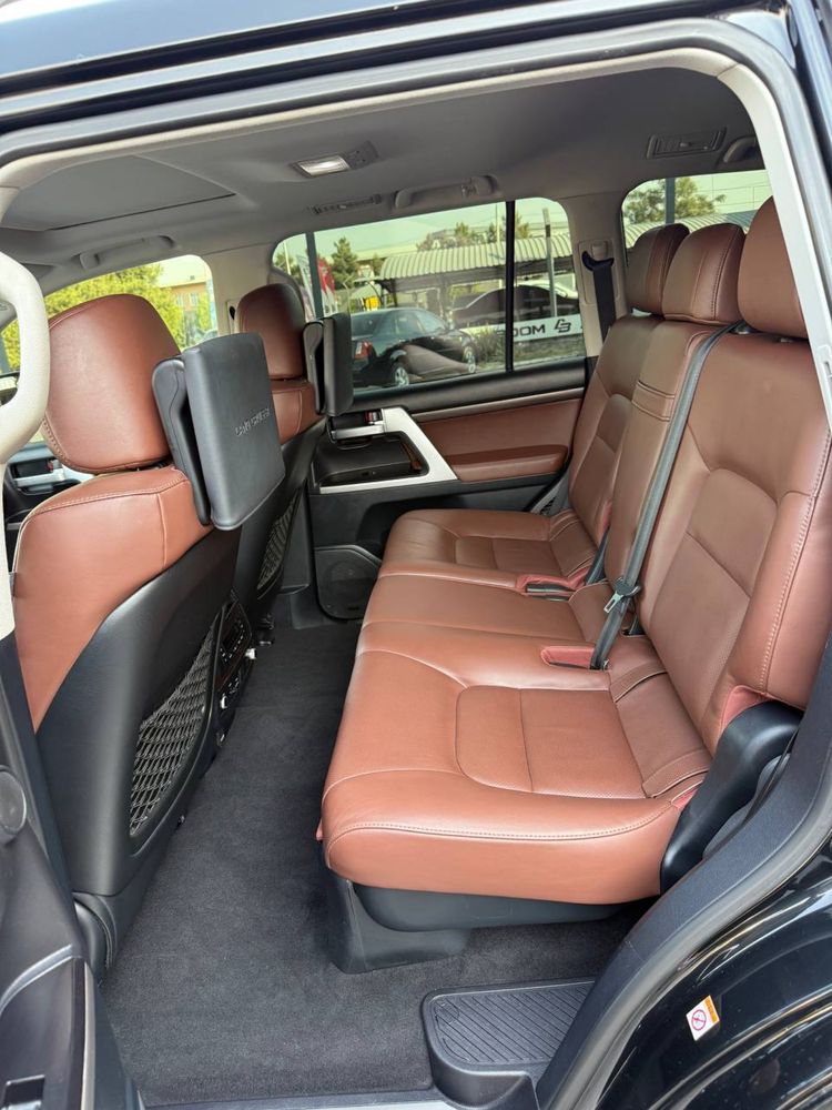 Toyota V8 5.7 full