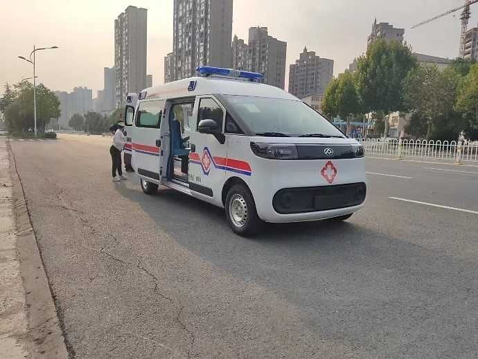 Электрическая машина скорой помощи Maxus V1 Ambulance/ пробег 385 км