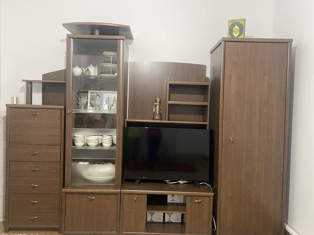 Продам сервант в хорошем состоянии