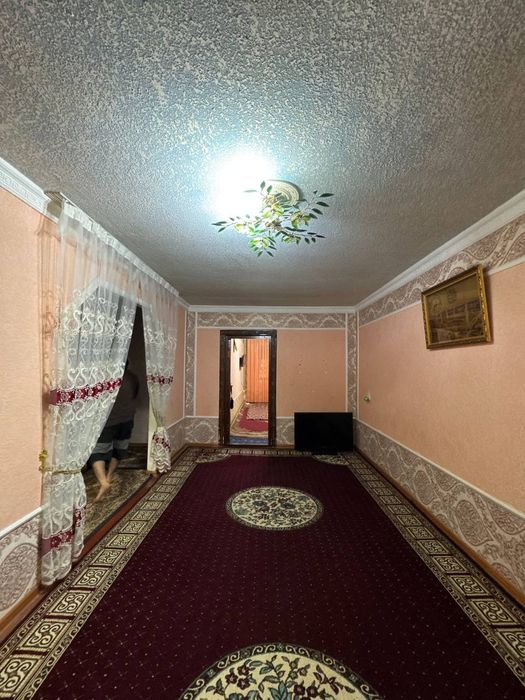 3-xonali katta xonadon sotiladi.