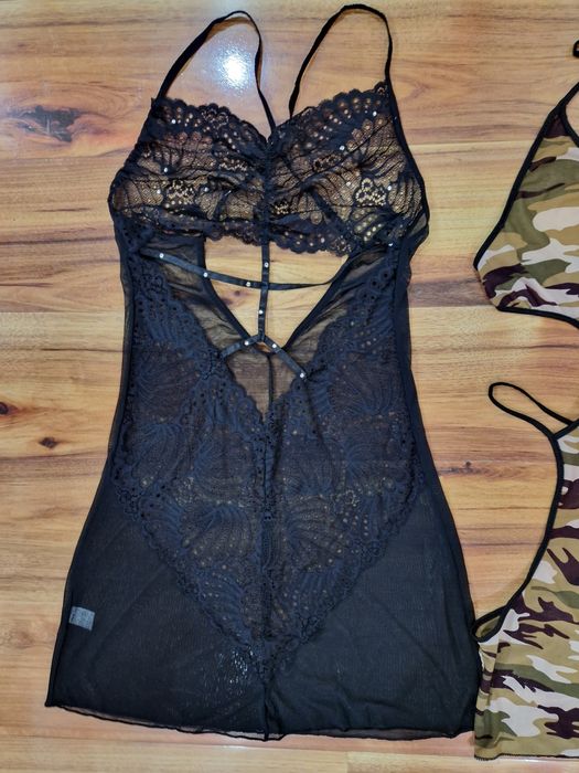 Doua lenjerii sexy la doar 45 lei