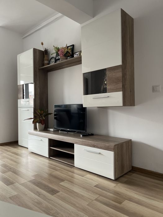 Chirie/Apartament cu doua camere, C. Surii Mici, calduros si luminos