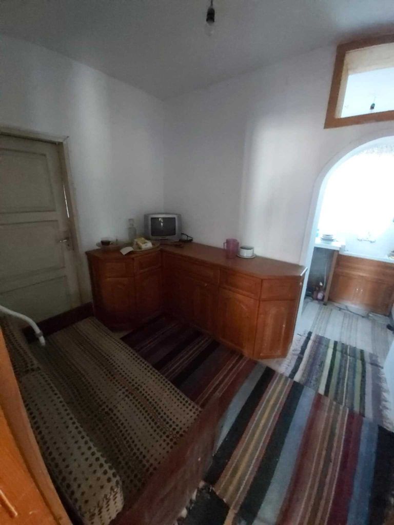 Дава се под наем Къща в с. Бяла, Област Сливен - 100 кв.м за 255 € - Снимка #5