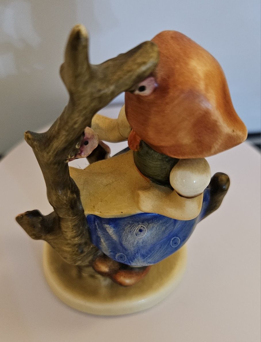 Goebel Hummel, порцеланова фигура, Apple Tree Girl, номер 141 3/0 TMK3