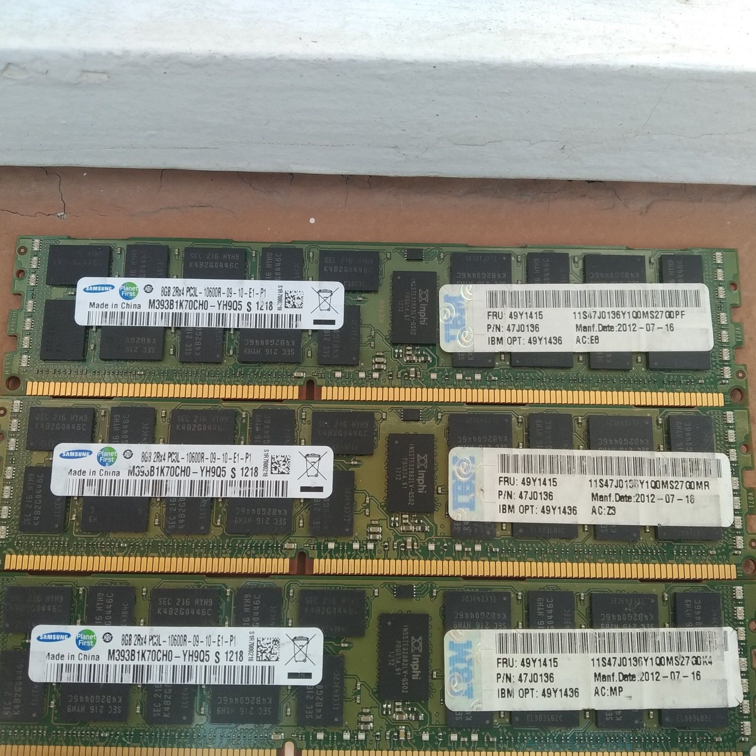 Vind Rami DDR3 8GB pentru SERVER ECC