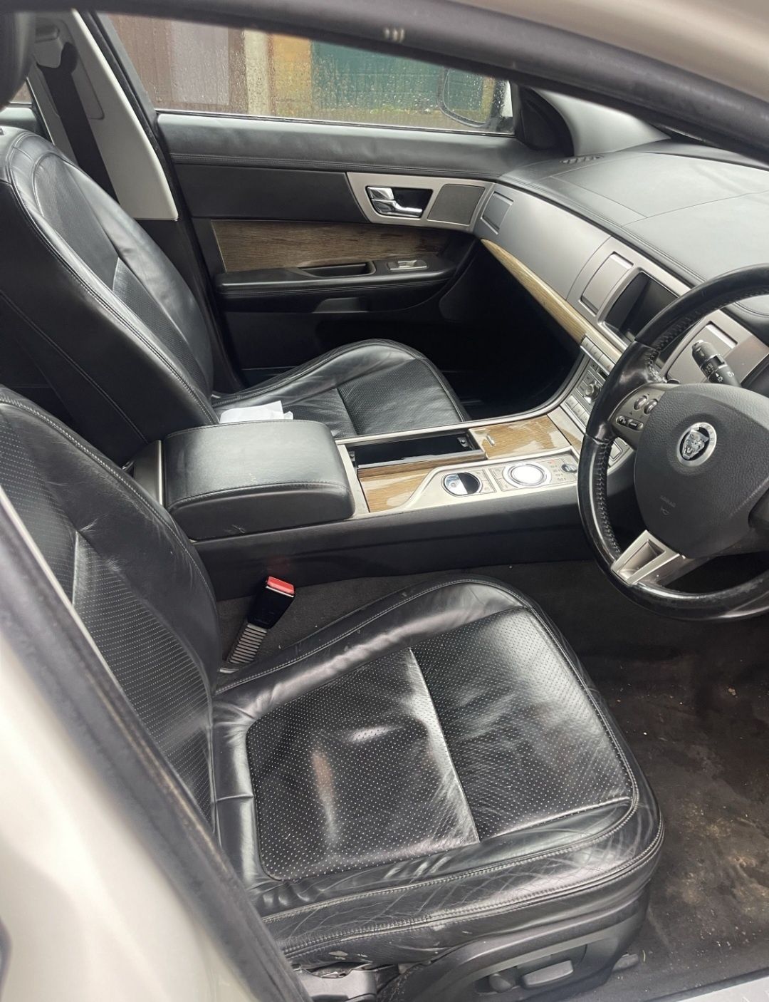Dezmembrez Jaguar XF an 2010 motorizare 3.0 diesel