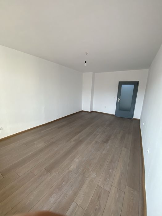 Продава се Тристаен апартамент в Добрич, Строител - 77 кв.м за 457 €/кв.м - Снимка #6