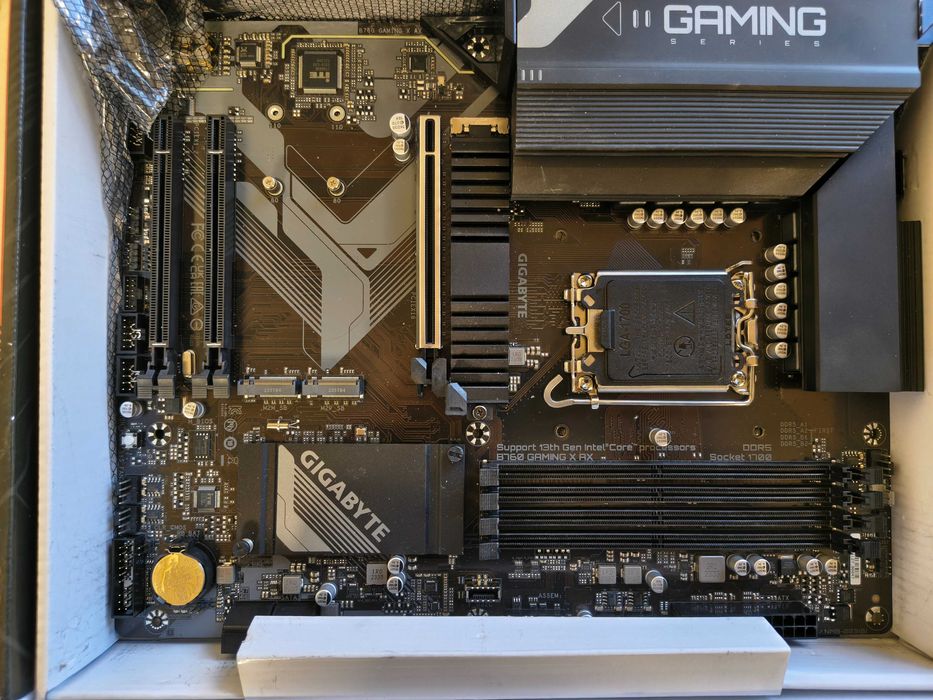 Дъно Gigabyte B760 Gaming X AX - socket LGA1700