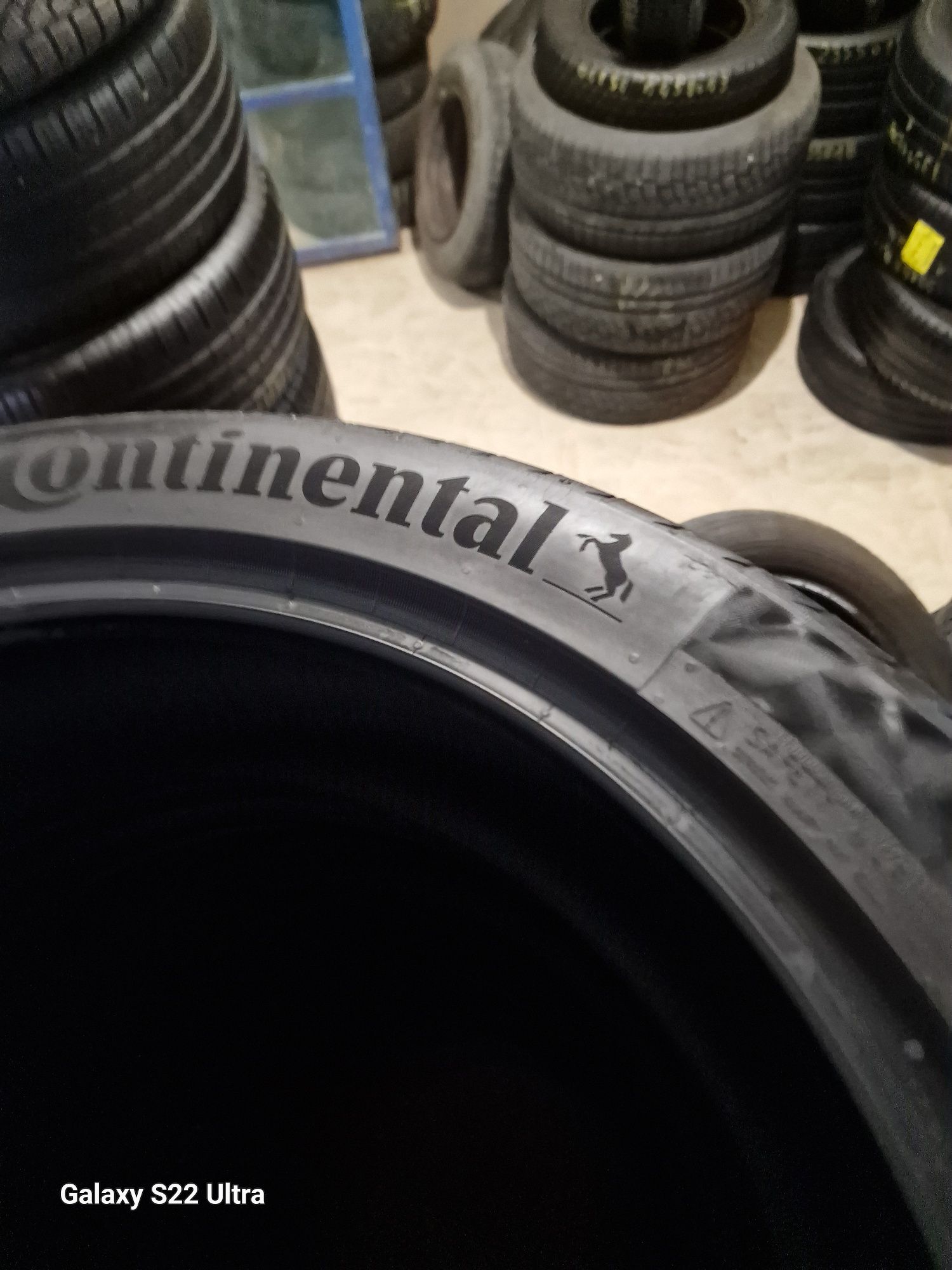 245 45 19 Continental Premium Contact 22 DOT