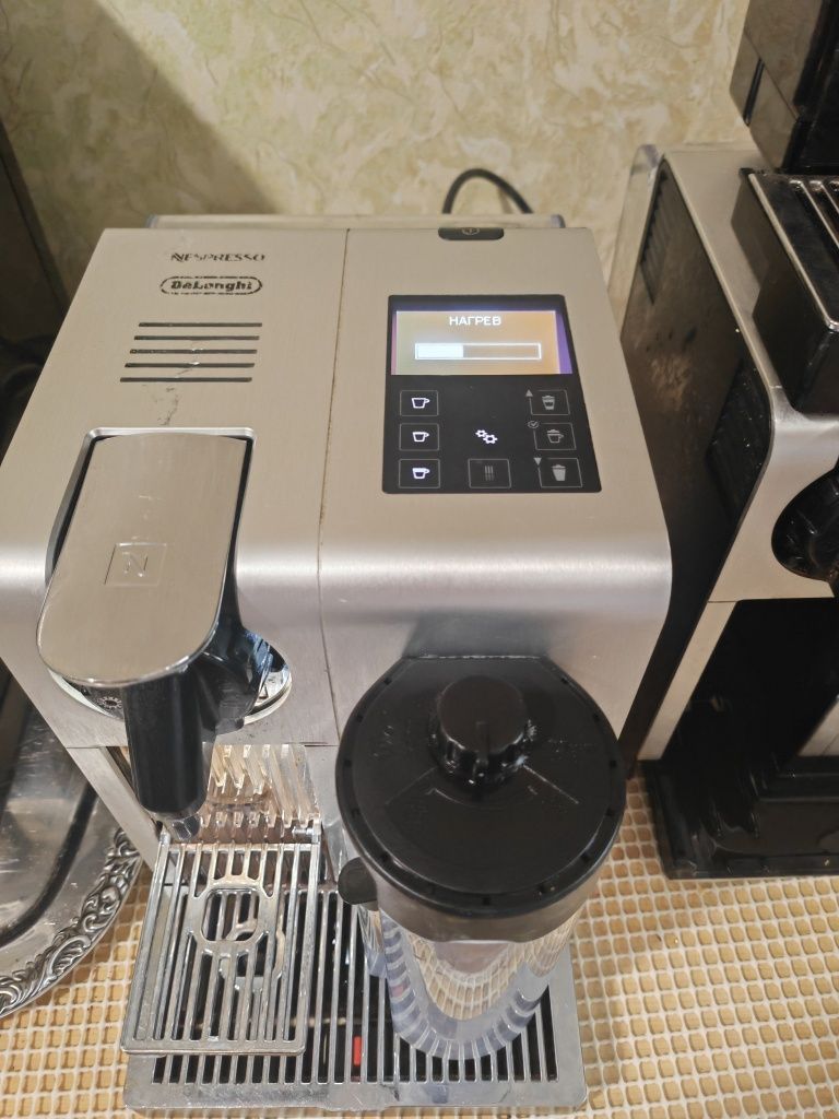 Delonghi EN750 Nespresso Latissima Pro