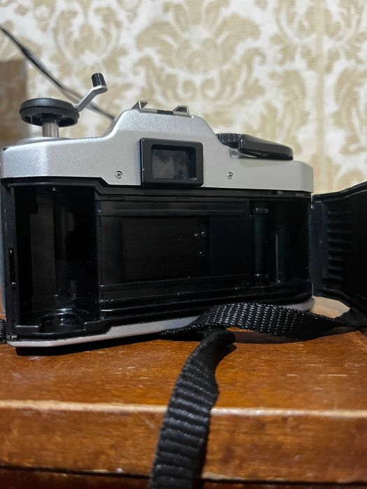 Vivitar V4000 — механичен 35мм филмов фотоапарат