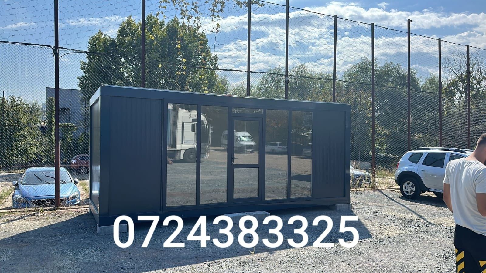 Vând containere, vitrina , grup sanitar, vestiar, birou, sala de mese