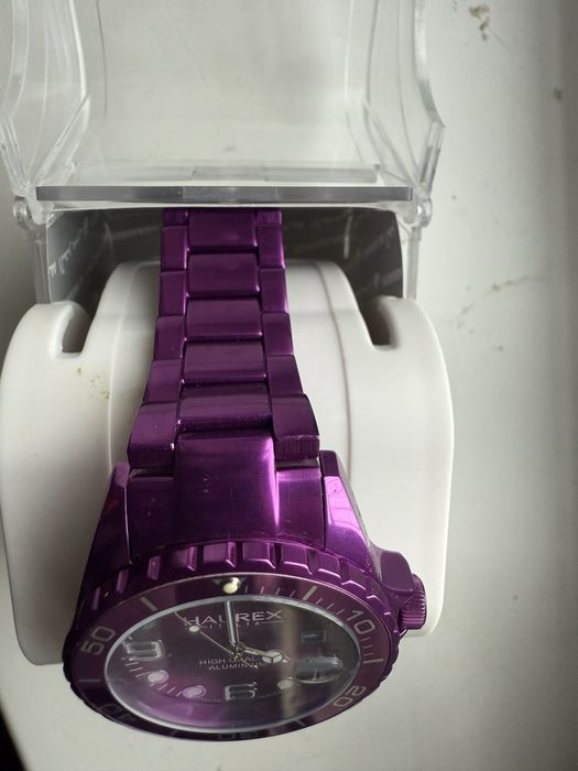 HAUREX соат сотилади