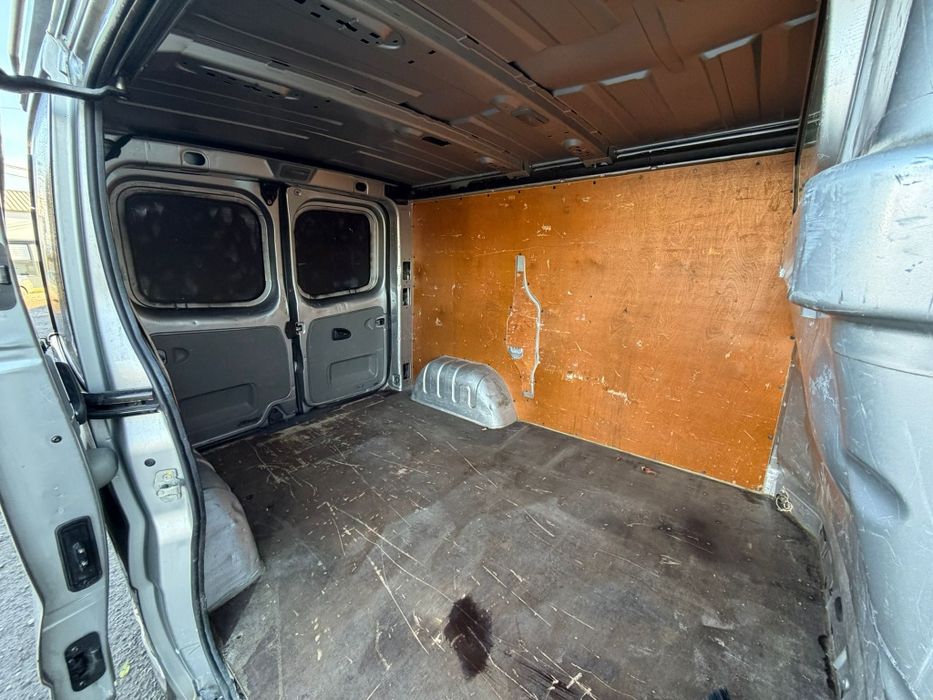 Opel Vivaro 2.0 dci 114 cai 2010