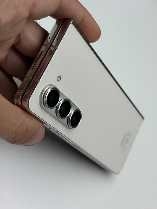 Samsung Z Fold5 256GB Гаранционен