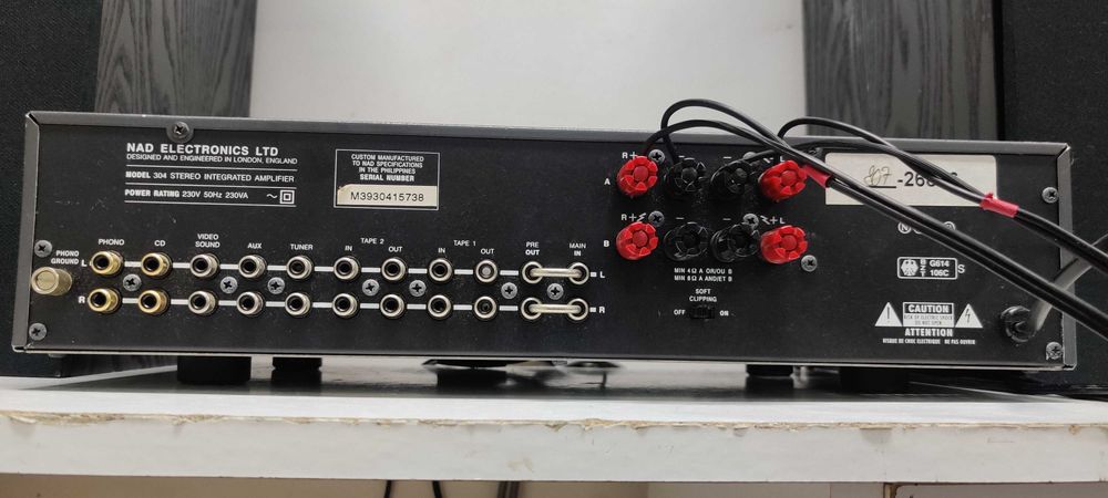 NAD 304 muzica stereo amp great sound music