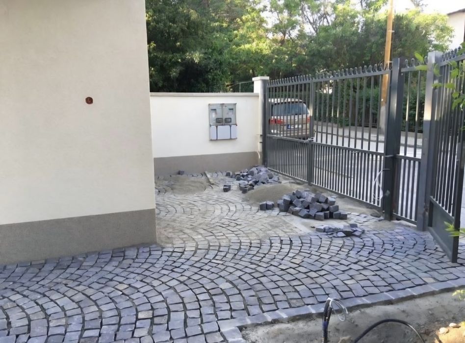 Vând piatră cubică de pavaj istoric și montez