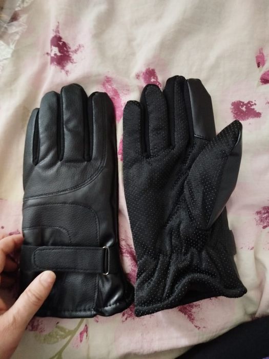 Продаётся перчатка зимняя