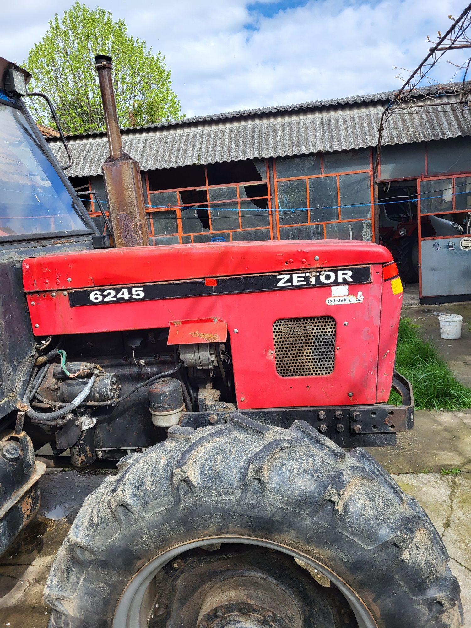 Vând tractor zetor 6245 4x4