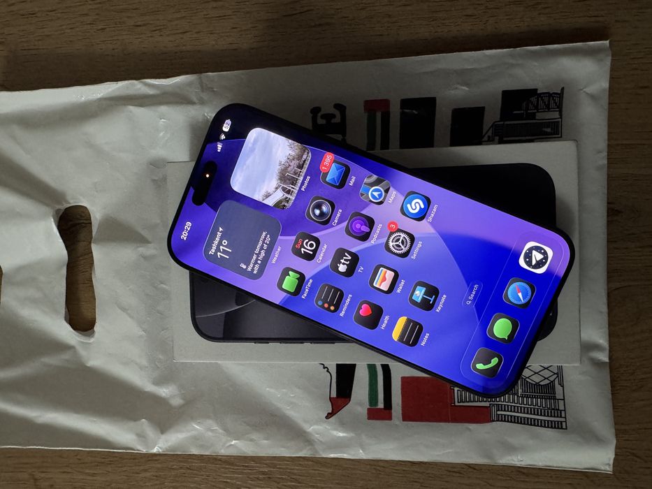 IPHONE 16 pro max 246 gb , AH/A Dubai