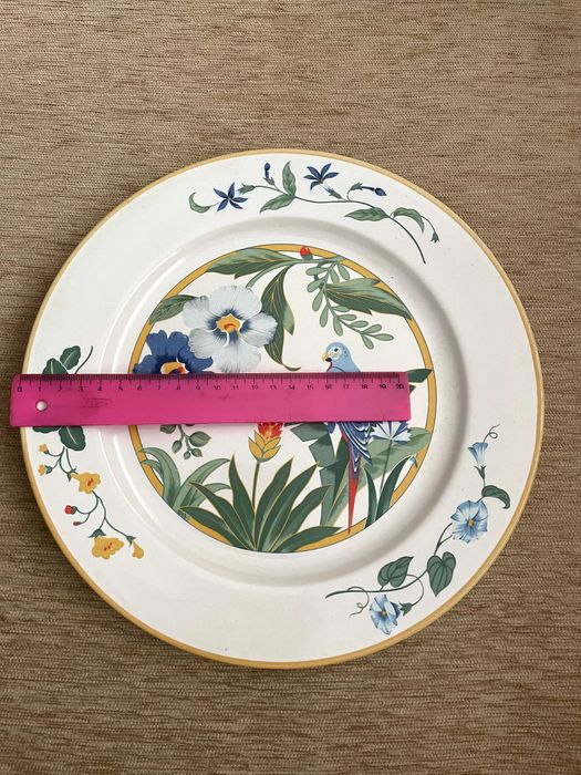 Vand farfurie vintage, model clasic, diam. 25 cm, fabricata in Japonia