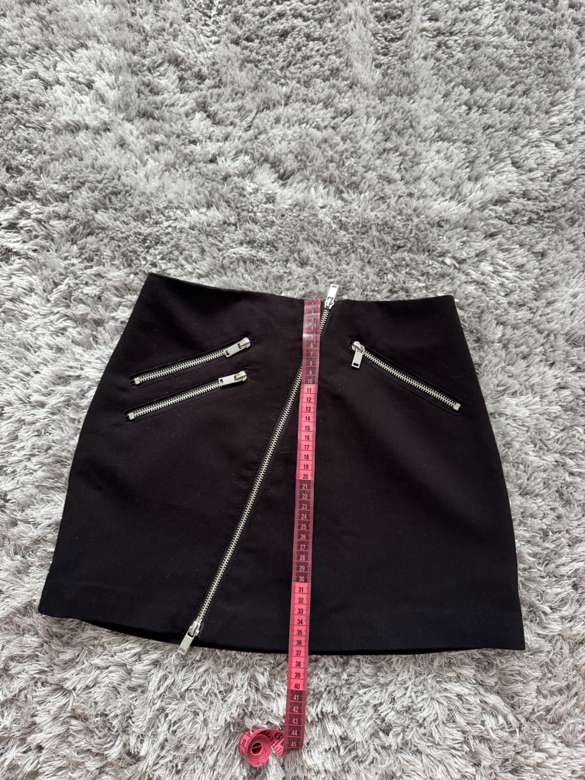 Дамска черна пола h&m
