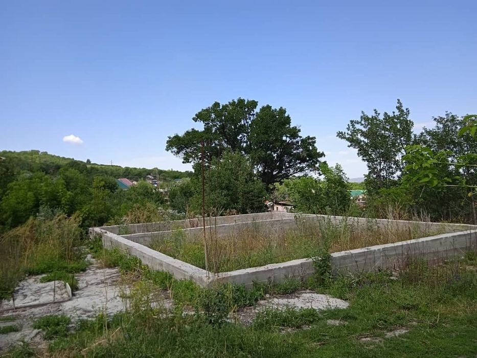 Продам земельный участок с фундаментом