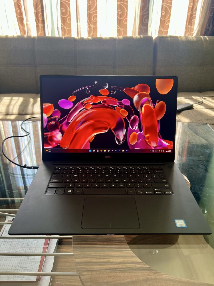 Dell XPS 7590 15.6" OLED 3840x2160 i7-9750H 16GB 512GB SSD GTX 1650