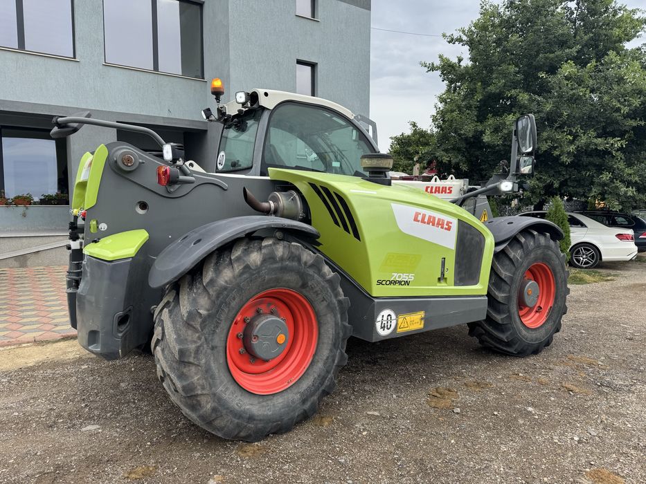 Incarcator telescopic Claas Scorpion 7055