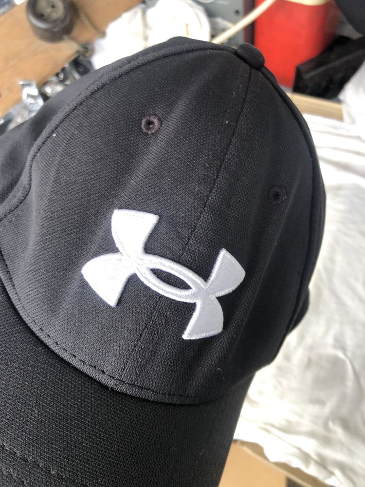 Under Armour шапка нова запазена