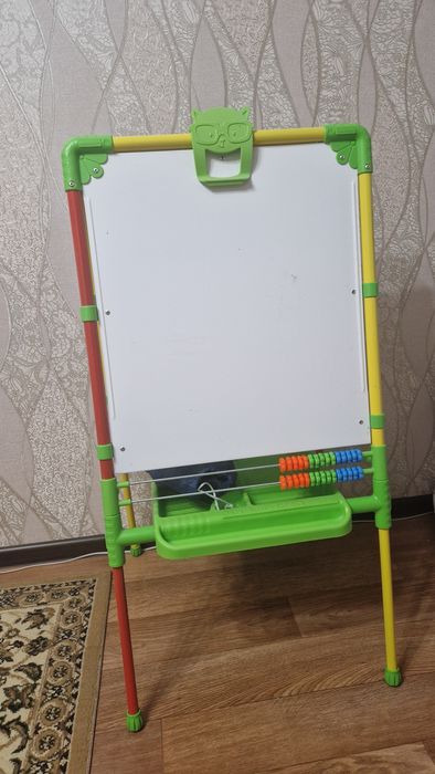 Продам мольберт двухсторонний