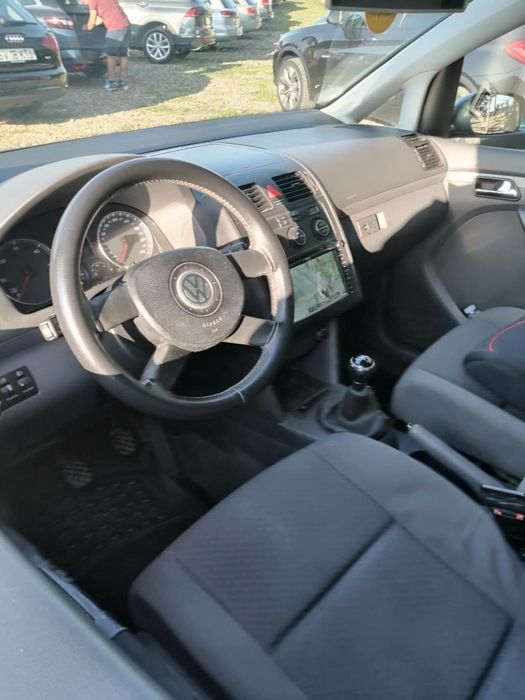 Vand vw  Touran 1.9 tdi 2005 105 cai euro 4 7 locuri