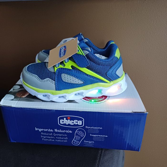Încălțăminte sport chicco noi cu luminite 26