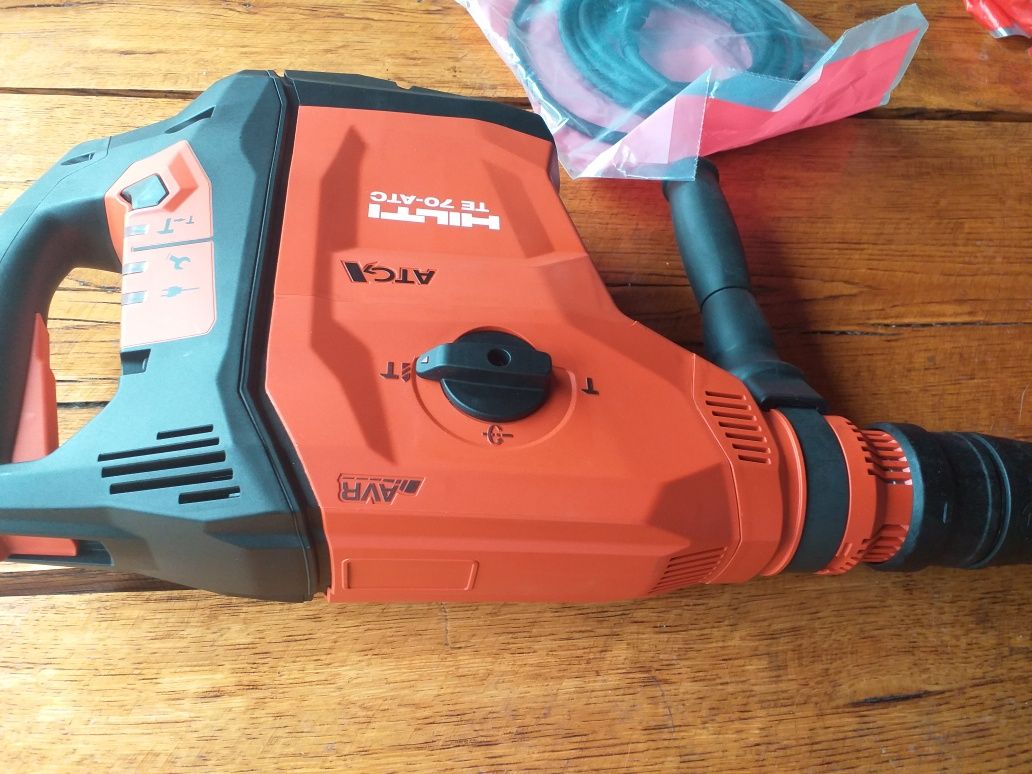 Hilti rotopercutor Te 70 nou