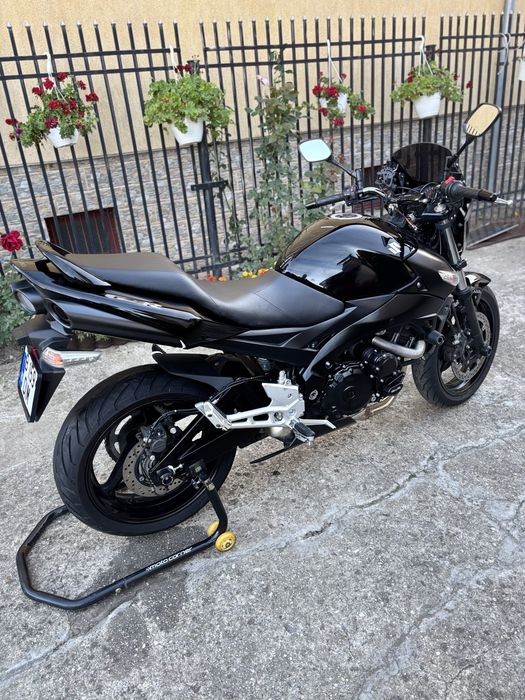 Suzuki GSR600 ABS Black Edition 2011