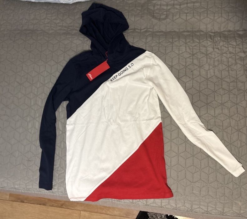 Tricou cu maneca lunga si gluga S.Oliver