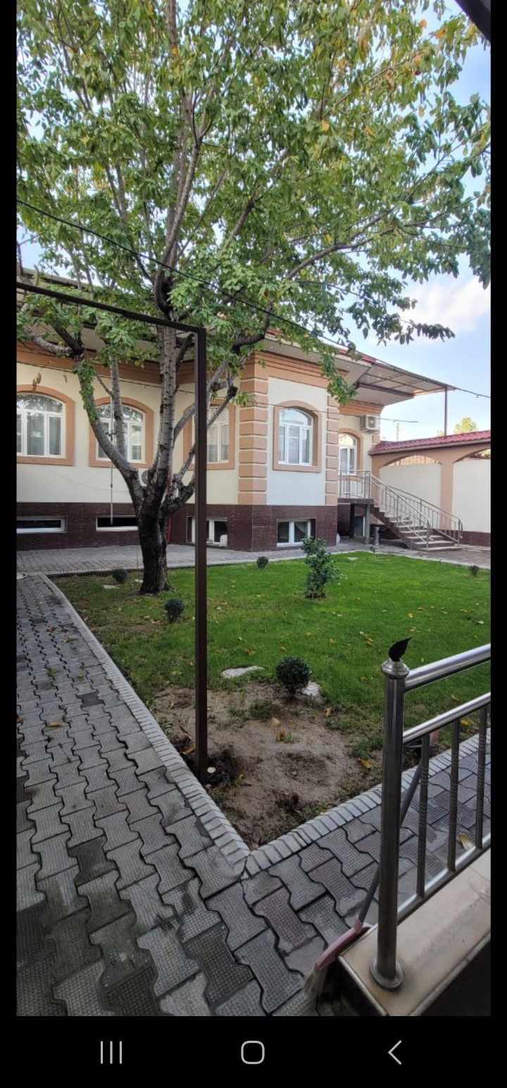 Прадаёотсия дом. Центре города.