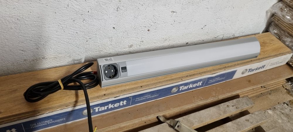 Vând Lămpi mobila bucatarie cu priza