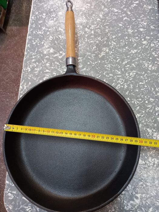 Tigaie din fontă 30 cm, Ofertă 89 lei