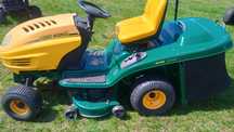 Tractoras gazon iarba yardman