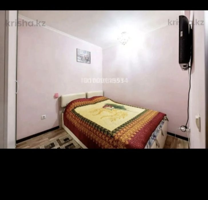 Продам кровать с хранением,  верх поднимается