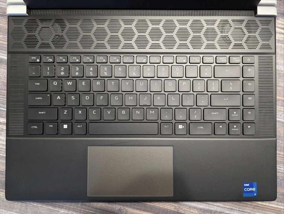 Alienware x16 R1, 13700h, 4070, 16gb, 1t, like new