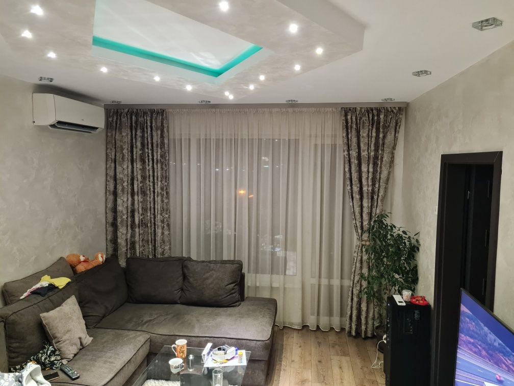 Продава се 3 стаен апартамент,Пловдив,жк Тракия