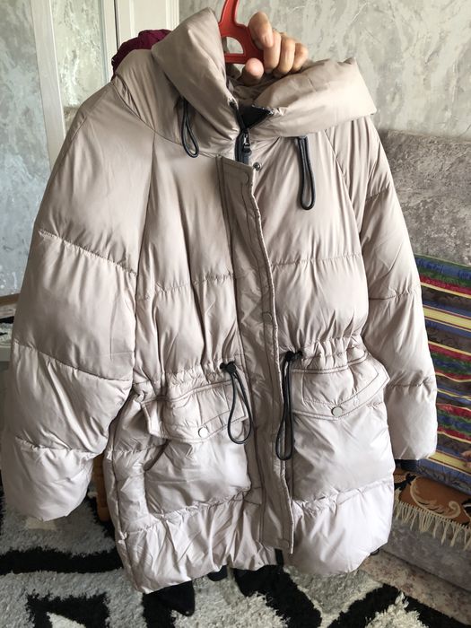 Продам пуховик красивый