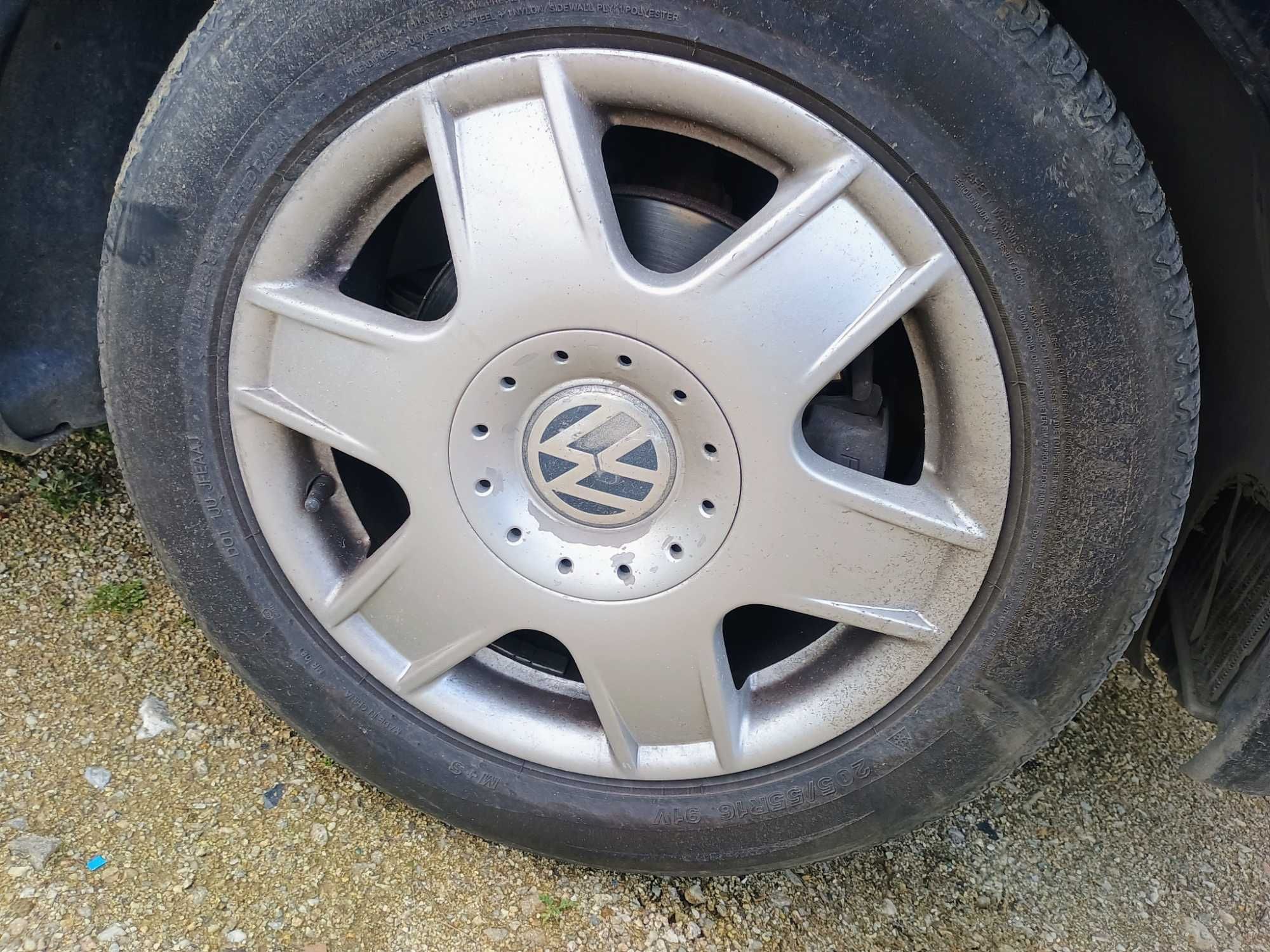 Продавам VW Beetle на части