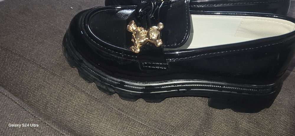 Обувки за момиче размер 33