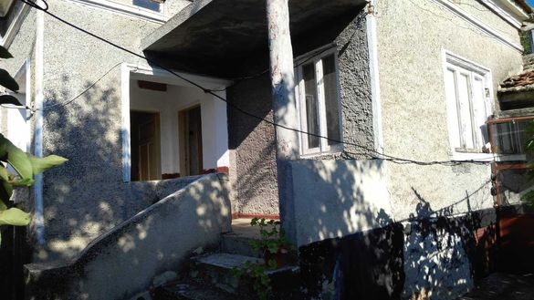 Къща в с. Славеево на 20 км от морето