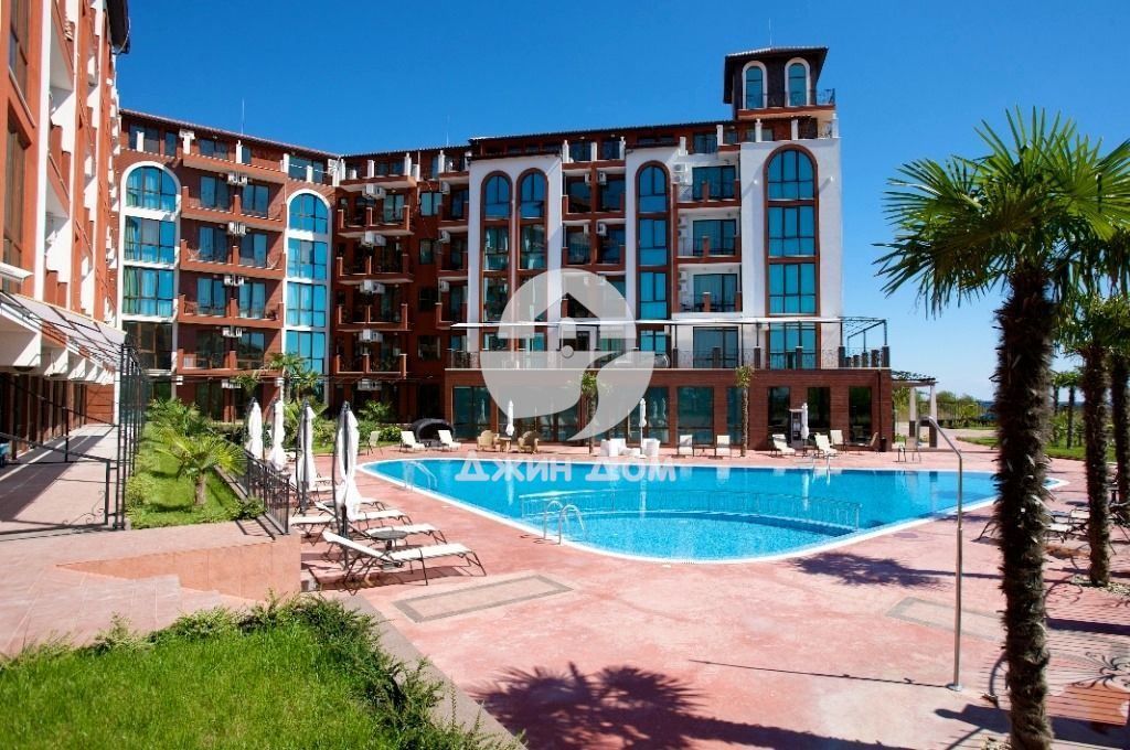 Продава се Двустаен апартамент в Несебър - 90 кв.м за 1333 €/кв.м - Снимка #11